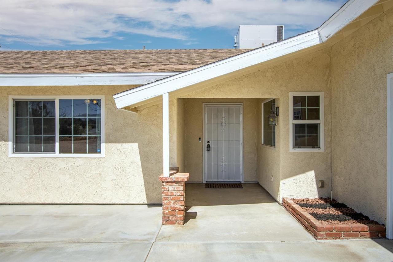 Peaceful Home With Nature Views & Trail Access Yucca Valley Exterior photo